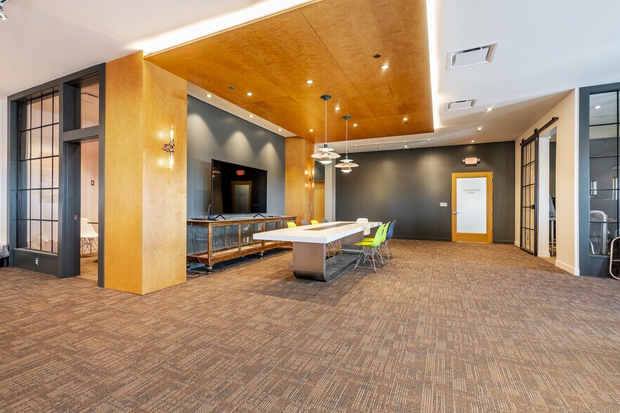 Primary Photo Of 27556 I 25 East Frontage Rd, Santa Fe Light Distribution For Sale