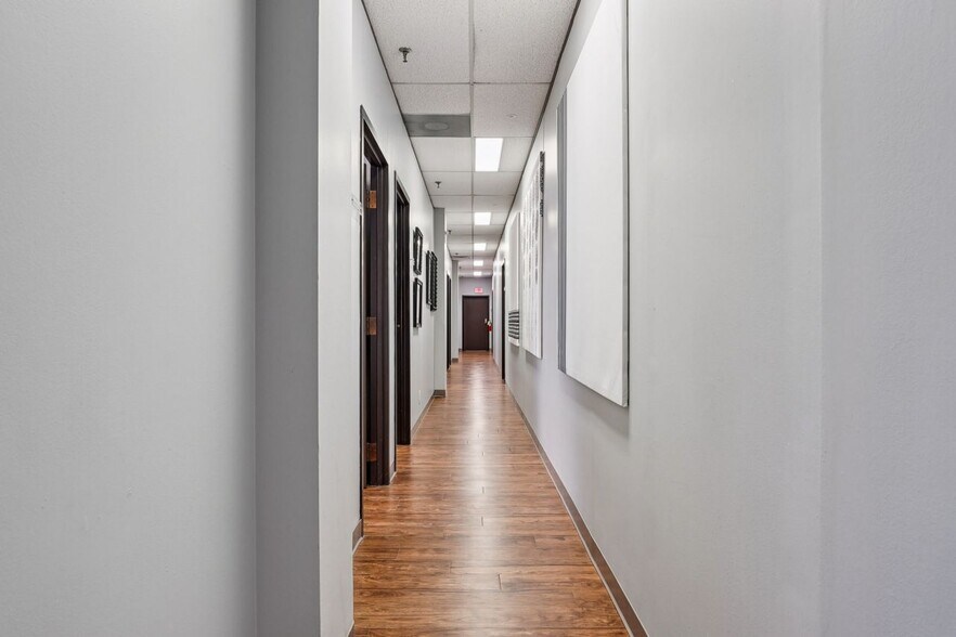 More Photos Of 1800 Teague Dr, Sherman Office For Sale