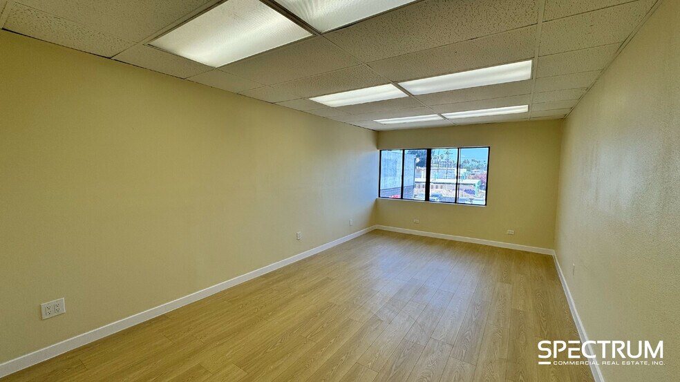 More Photos Of 21024 Sherman Way, Canoga Park Auto Repair For Lease
