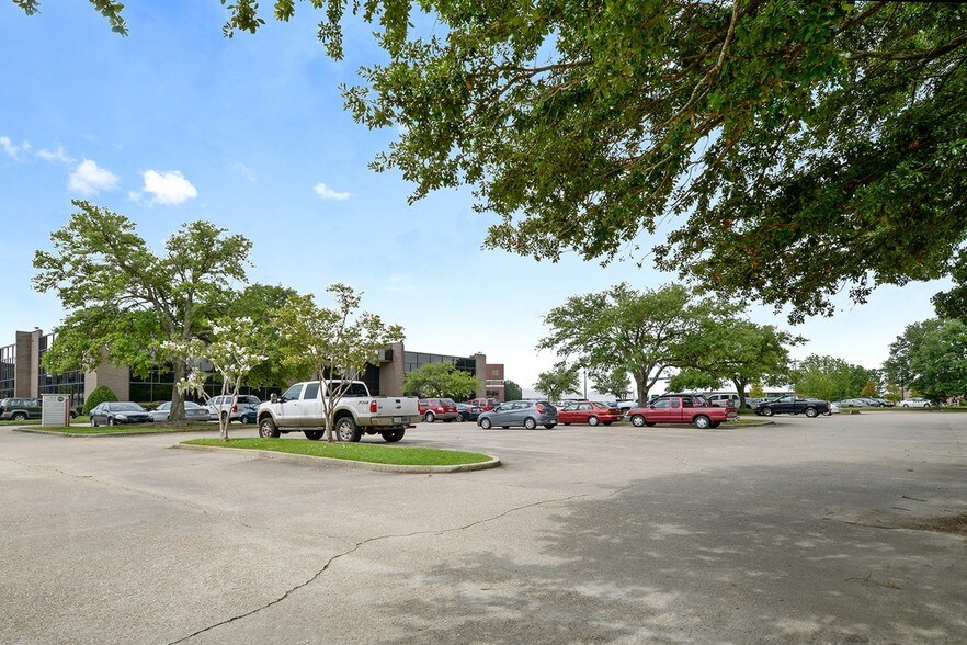 More Photos Of 4354 S Sherwood Forest Blvd, Baton Rouge Office For Lease