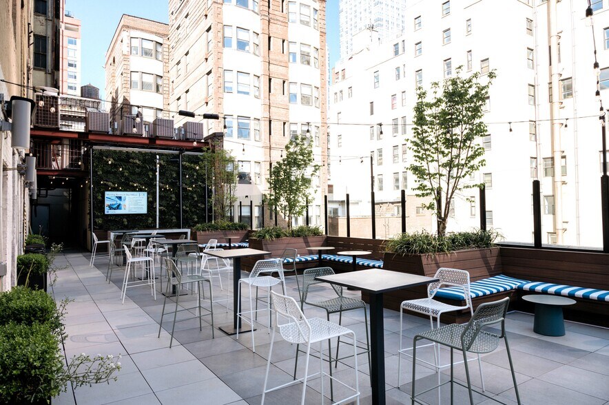 More Photos Of 31 W 34th St, New York Coworking Space