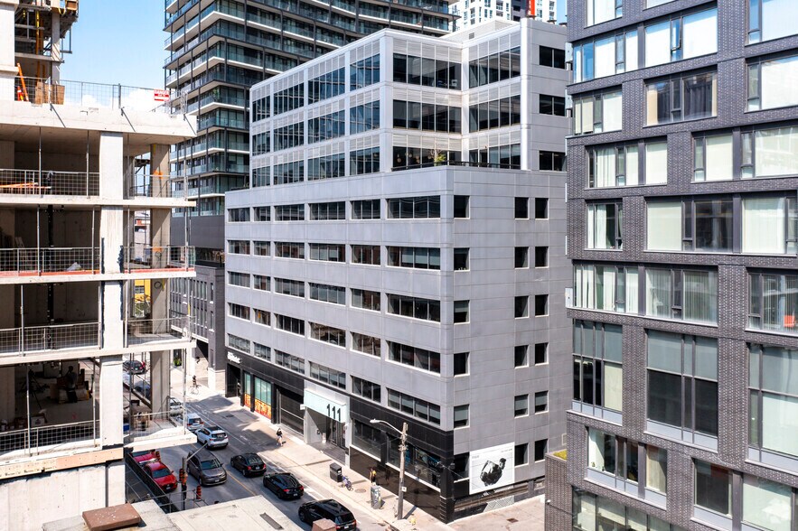 More Photos Of 111 Peter St, Toronto Office For Lease