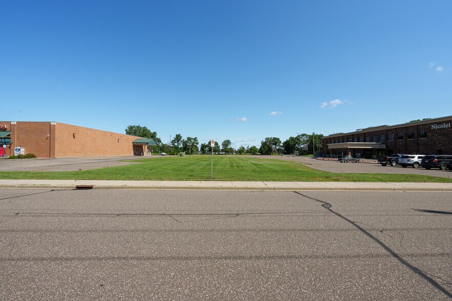 More Photos Of 1104 W Clairemont Ave, Eau Claire Land For Sale