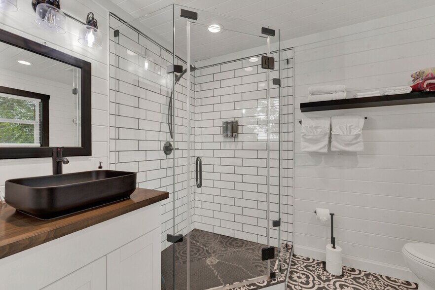 More Photos Of 14147 FM 306, Canyon Lake Trailer Camper Park For Sale