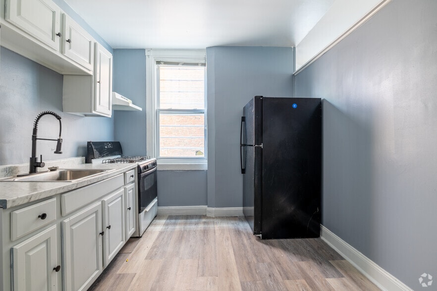 More Photos Of 1015 Cathedral St, Baltimore Apartments For Lease