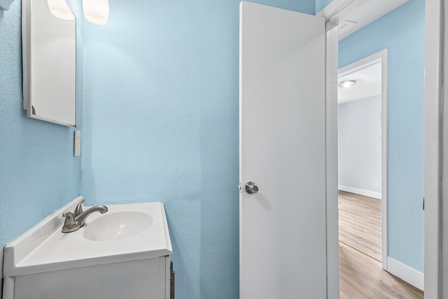More Photos Of 4821 Shoshone St, Orlando Multifamily For Sale