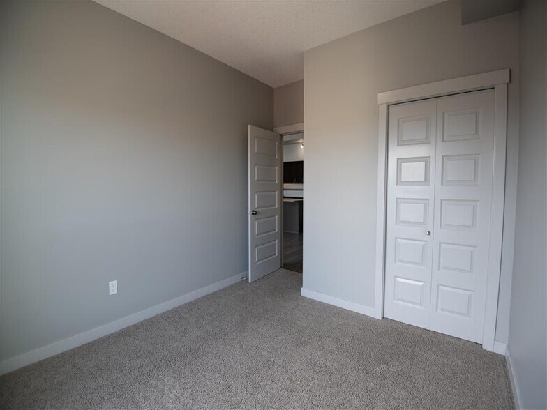 More Photos Of 8140 102 St NW, Edmonton Apartments For Lease