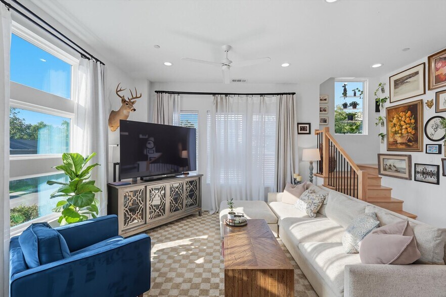 More Photos Of 5647 Live Oak, Dallas Apartments For Sale