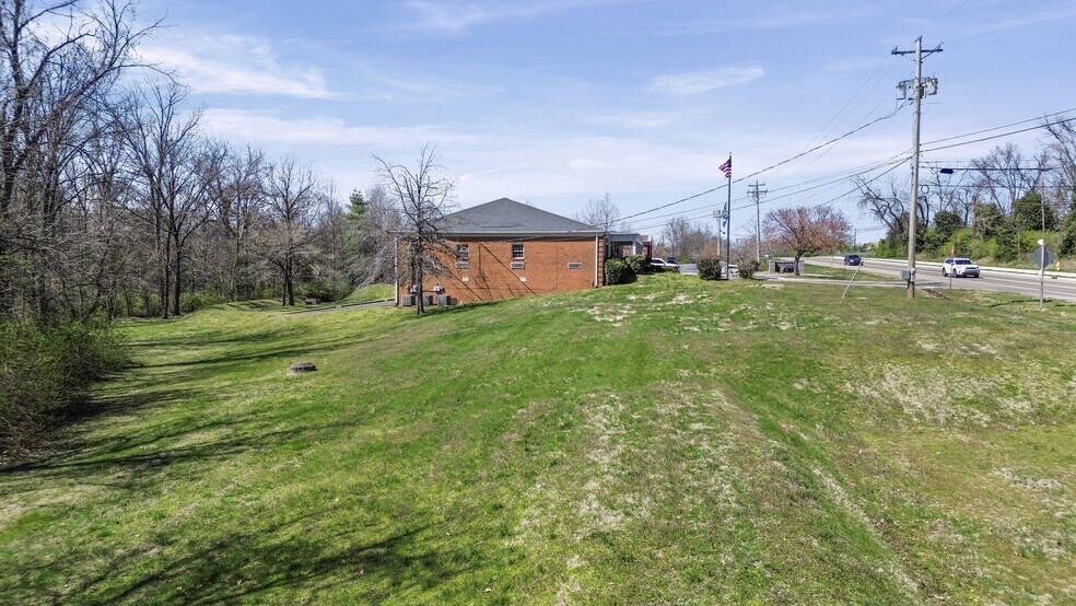 More Photos Of 507 New Highway 96 W, Franklin Medical For Sale