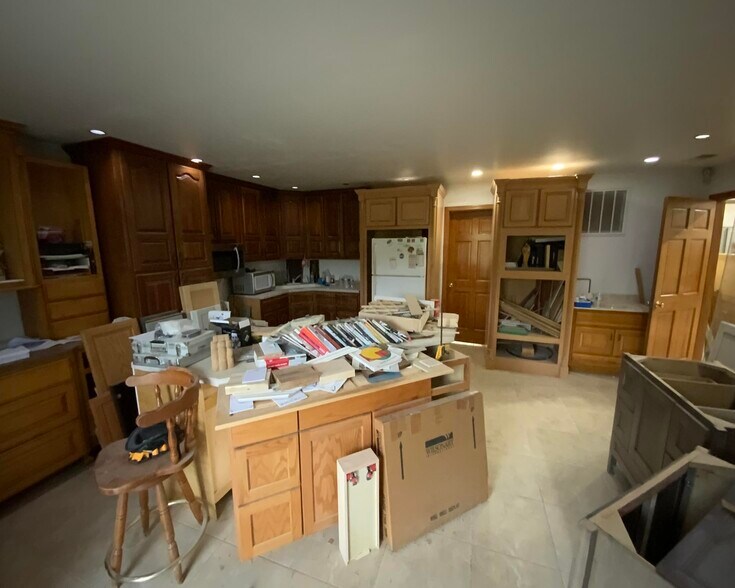 More Photos Of 1174 Mason Cir N, Pevely Manufacturing For Sale