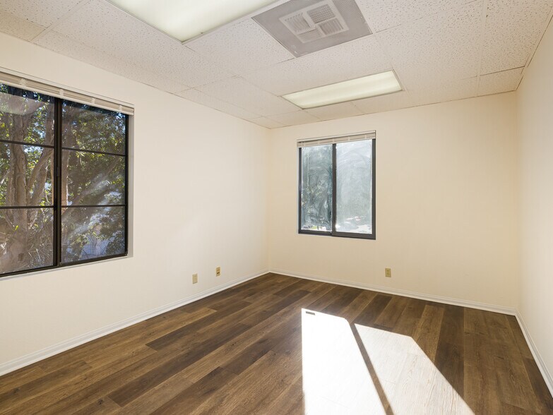 More Photos Of 302 W Grand Ave, El Segundo Office For Lease