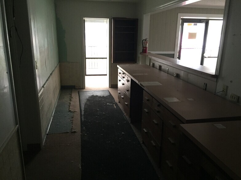 More Photos Of 3201 Crill Ave, Palatka Convenience Store For Sale