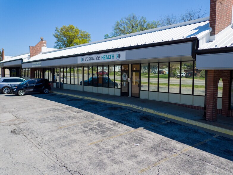 More Photos Of 815 N Noland Rd, Independence Unknown For Lease