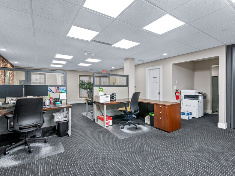 More Photos Of 5 Doctors Park, Asheville Medical For Lease