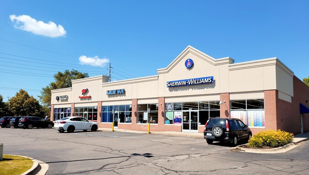 More Photos Of 1801-1813 Haggerty Rd, Commerce Township Storefront For Lease