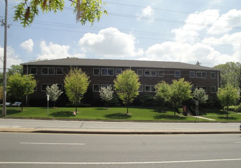 Primary Photo Of 3748 W Chester Pike, Newtown Square Medical For Lease