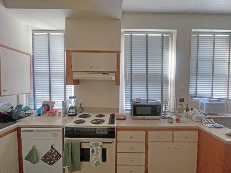 More Photos Of 795 Willamette St, Eugene Apartments For Sale