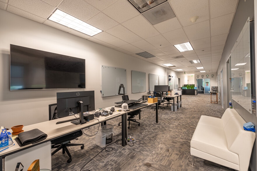 More Photos Of 18 Bunsen, Irvine Research And Development For Lease