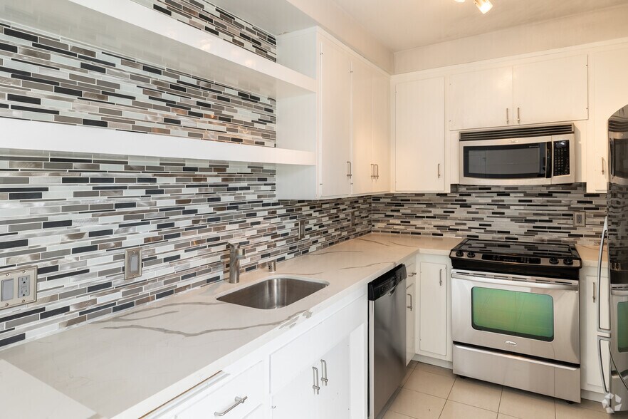 More Photos Of 901 Ocean Ave, Santa Monica Apartments For Sale