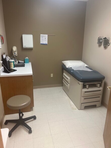 More Photos Of 5187 Library Rd, Bethel Park Storefront Retail Office For Lease