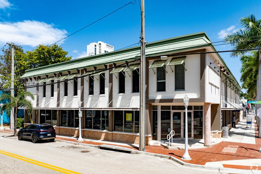 More Photos Of 2401 1st St, Fort Myers Office Residential For Lease