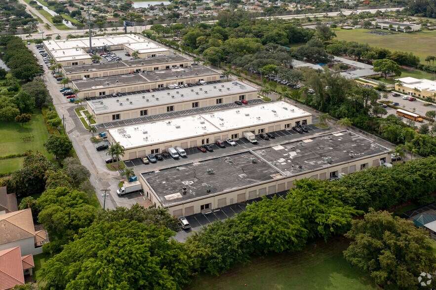 More Photos Of 10018 Spanish Isle Blvd, Boca Raton Warehouse For Lease