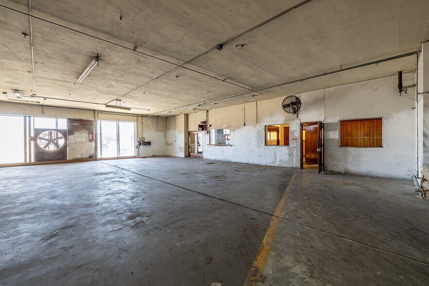 More Photos Of 2127 Hubbard St, Jacksonville Manufacturing For Sale