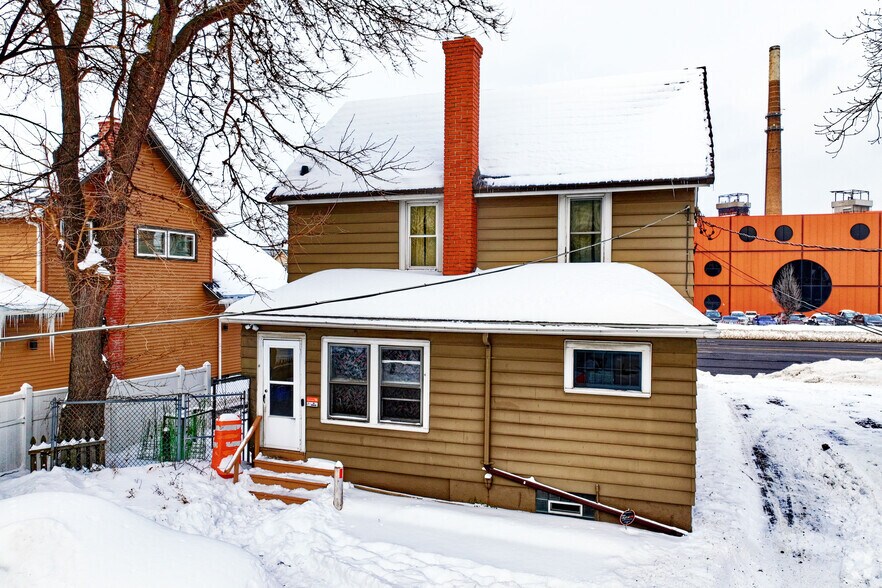 More Photos Of 231 W Ridge Rd, Rochester Office Residential For Lease