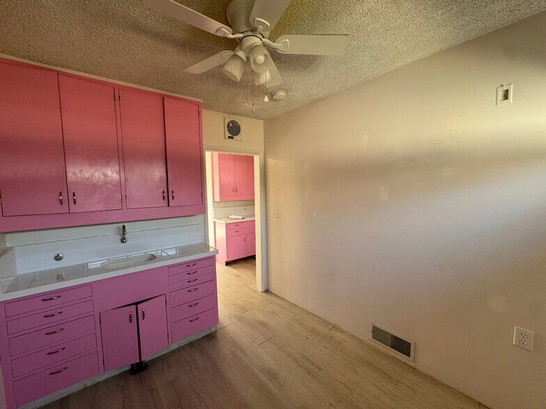 More Photos Of 403 N L St, Dinuba Medical For Lease