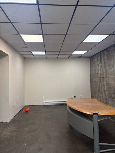 More Photos Of 436 Spencer St, Staten Island Warehouse For Sale