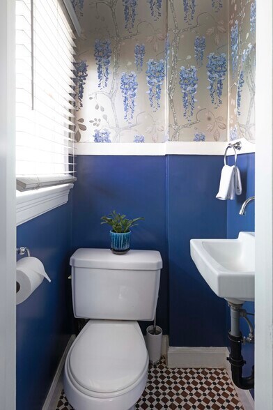 More Photos Of 1569 S Orange Grove Ave, Los Angeles Apartments For Sale