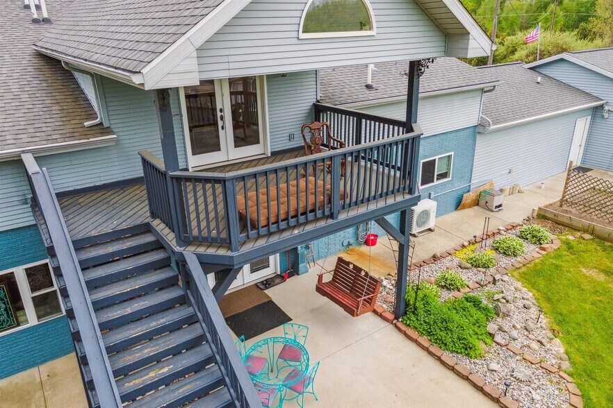 More Photos Of 7010 Frances Rd, Flushing Convenience Store For Sale