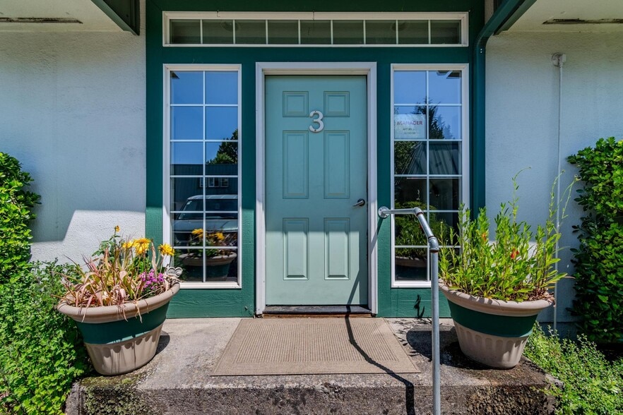 More Photos Of 349 W Pine St, Central Point Apartments For Sale