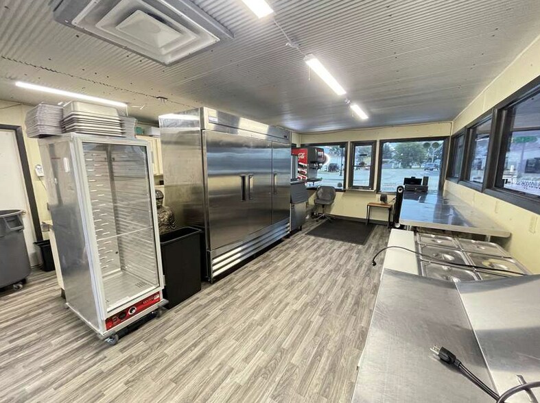 More Photos Of 223 S Main St, Valentine General Retail For Sale