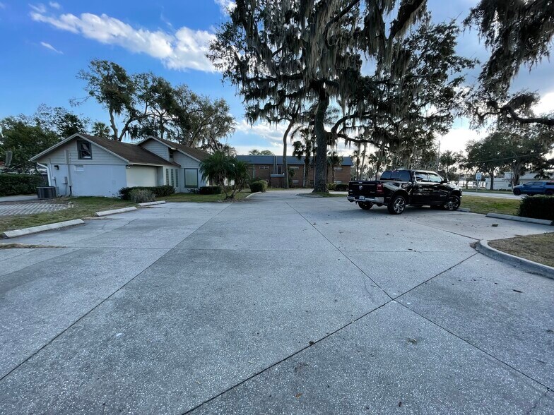 More Photos Of 633 N Bay St, Eustis Office Residential For Sale