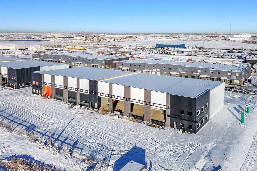 More Photos Of 6 Wrangler Pl, Rocky View No 44 Service For Lease