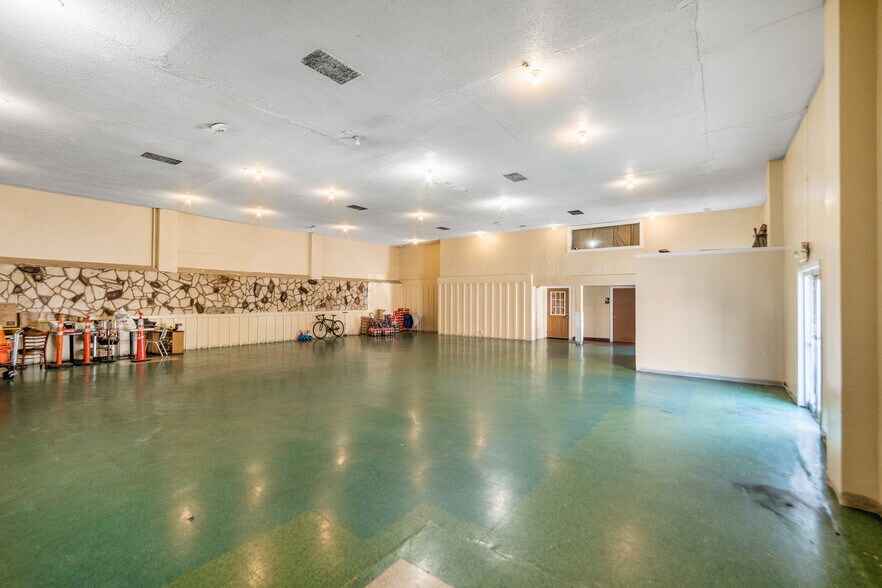 More Photos Of 353 24th St, Richmond Storefront For Sale