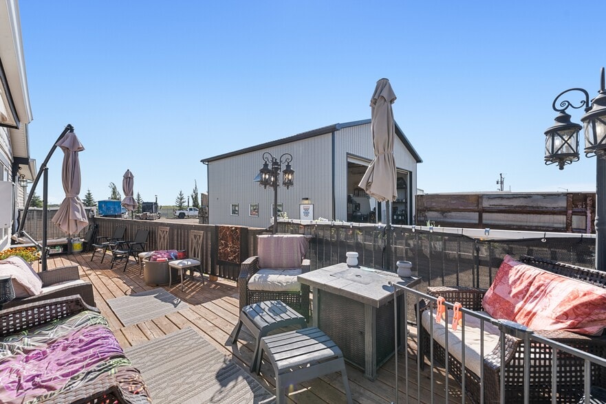 More Photos Of 81 Barstow St, Carseland Auto Repair For Sale