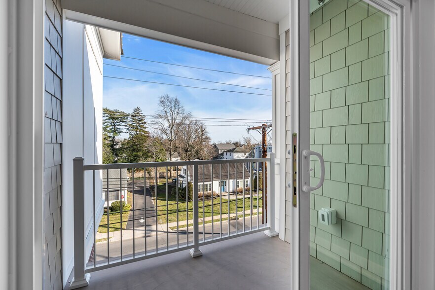 More Photos Of 33 Union Ave, Manasquan Apartments For Sale