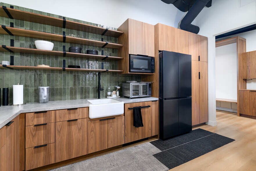 More Photos Of 2150 N Trabajo Dr, Oxnard Warehouse For Lease