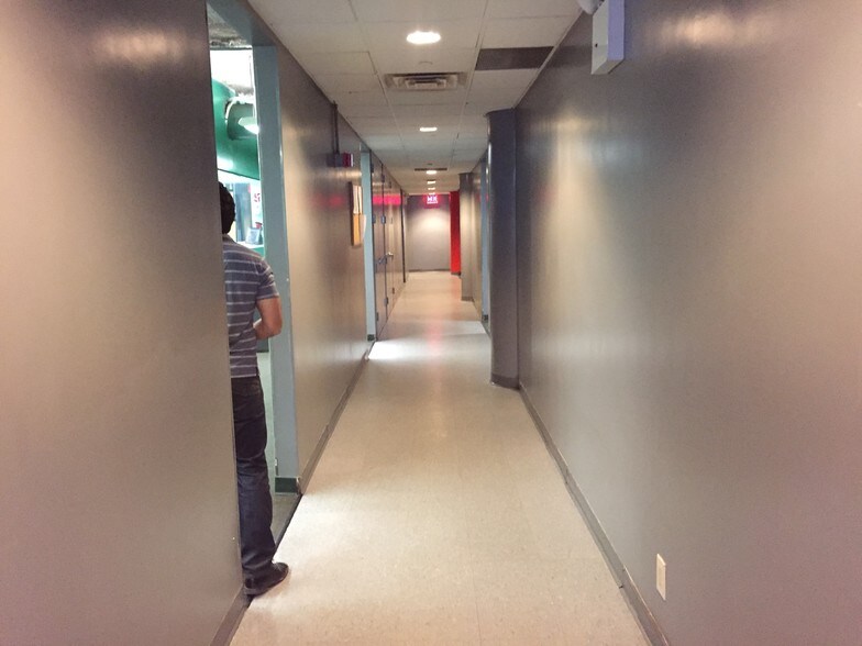 More Photos Of 4710 32nd Pl, Long Island City Warehouse For Lease