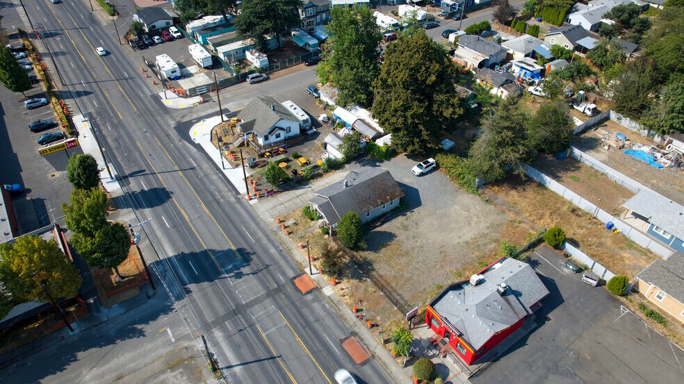 More Photos Of 8137 SE Henderson Ave, Portland Freestanding For Sale