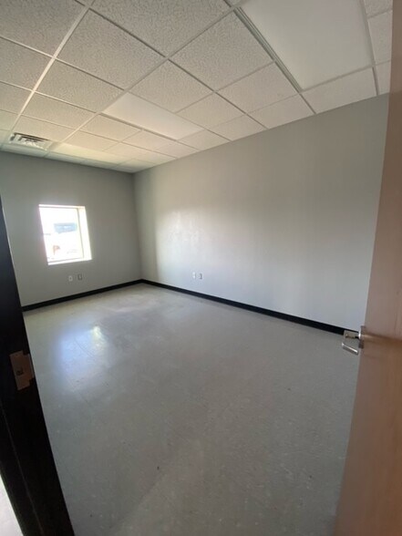 More Photos Of 5602 E Hwy 66, El Reno Industrial For Sale