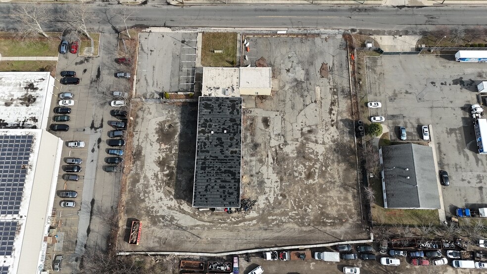 More Photos Of 22 Spence St, Bay Shore Distribution For Lease
