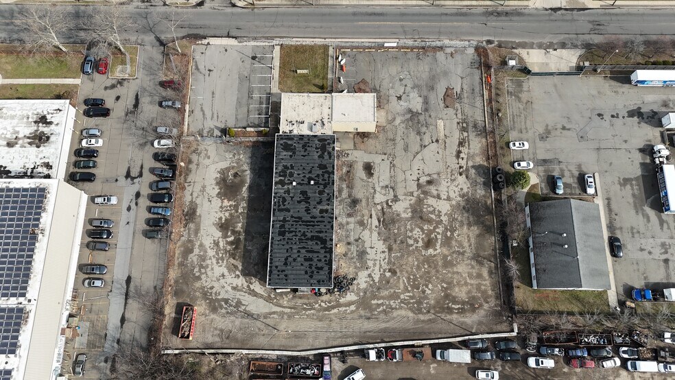 More Photos Of 22 Spence St, Bay Shore Distribution For Lease