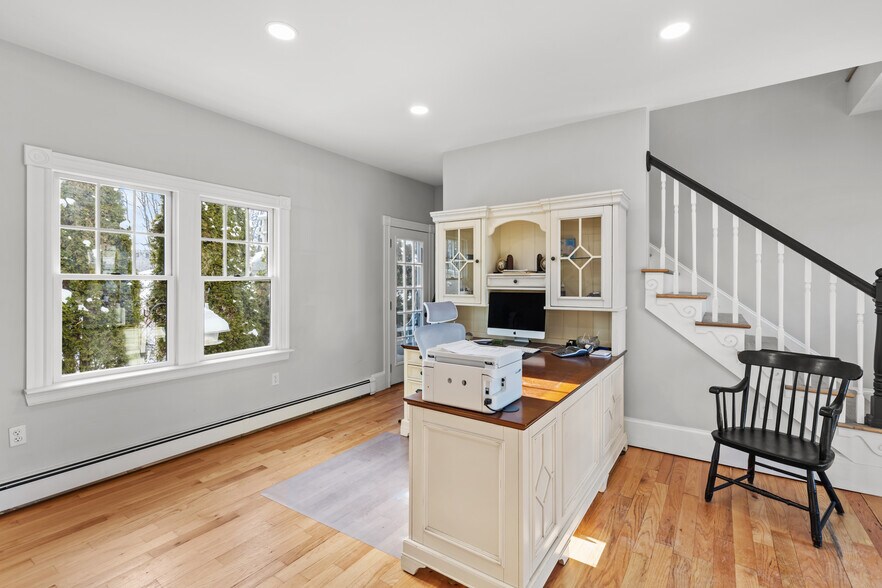 More Photos Of 1171 Washington St, Weymouth Office Residential For Sale