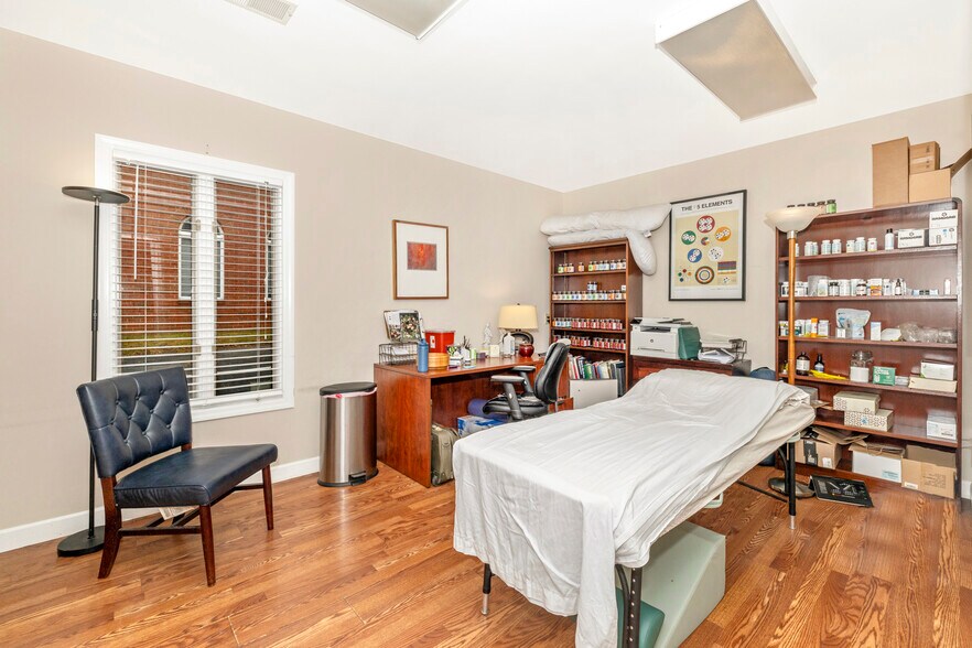 More Photos Of 360 Mill St, Hagerstown Office For Sale