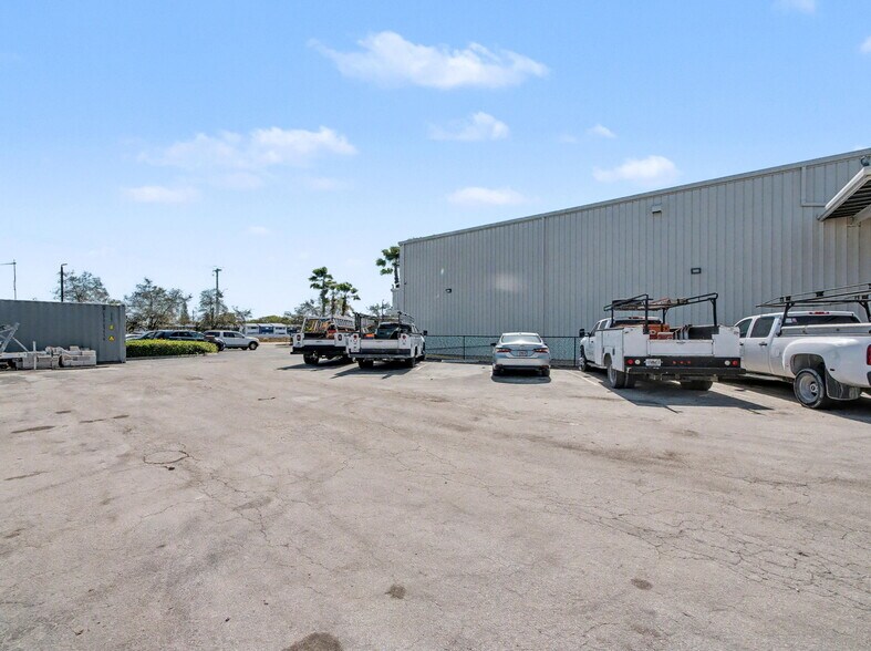 More Photos Of 6861 Garden Rd, Riviera Beach Warehouse For Sale