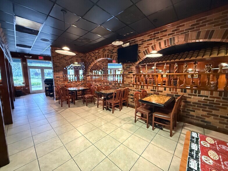 More Photos Of 861 Yamato Rd, Boca Raton General Retail For Lease