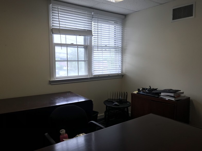 More Photos Of 40 Darby Rd, Paoli Medical For Lease